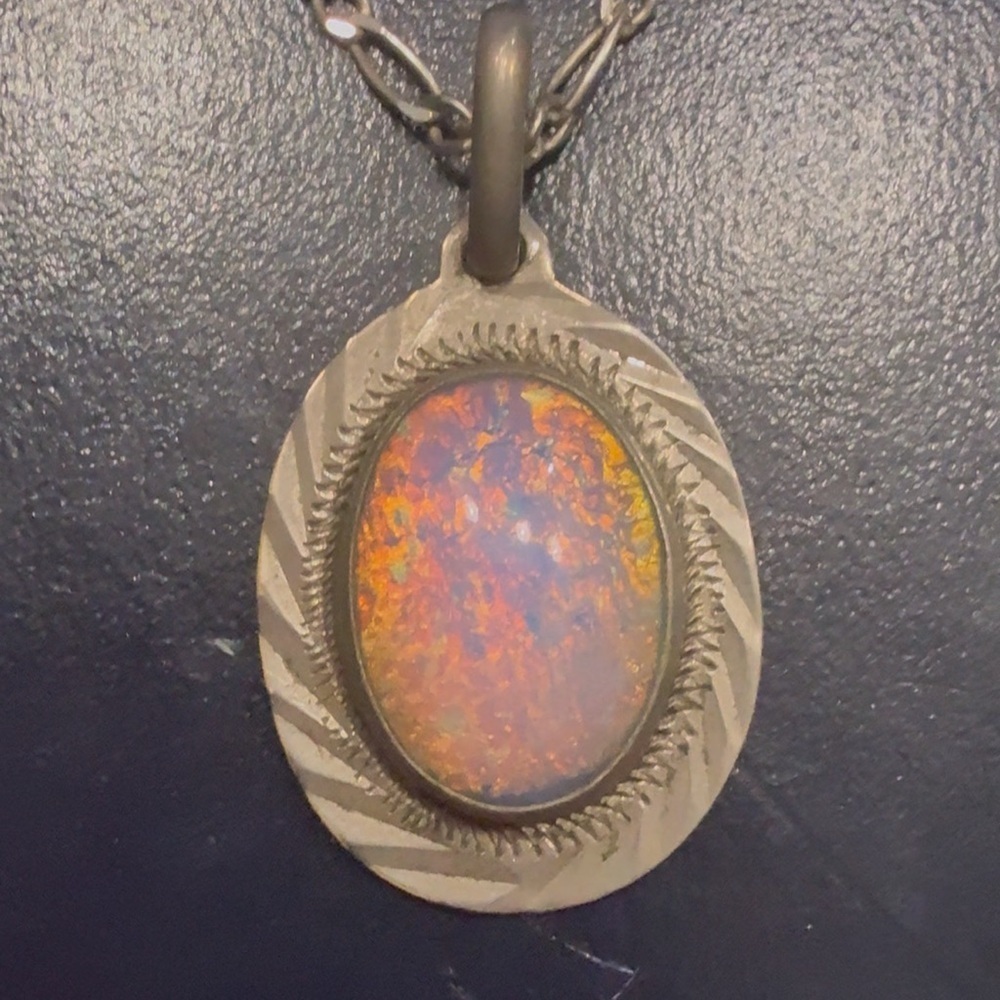 Elegant 925 Silver Opal Pendant Necklace!